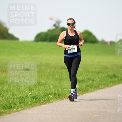 10.05.2026 - 8. Wedeler Halbmarathon Dr. Thomas Lammeyer http://msf.ph/oto/9711176 10.05.2026 12:06:01 Laufen 430 meine-sportfotos.de
