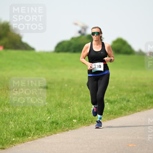 10.05.2026 - 8. Wedeler Halbmarathon Dr. Thomas Lammeyer http://msf.ph/oto/9711186 10.05.2026 12:06:01 Laufen  meine-sportfotos.de