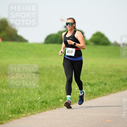 10.05.2026 - 8. Wedeler Halbmarathon Dr. Thomas Lammeyer http://msf.ph/oto/9711190 10.05.2026 12:06:01 Laufen 430 meine-sportfotos.de