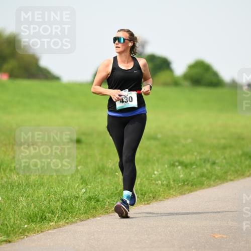 10.05.2026 - 8. Wedeler Halbmarathon Dr. Thomas Lammeyer http://msf.ph/oto/9711199 10.05.2026 12:06:02 Laufen 430 meine-sportfotos.de