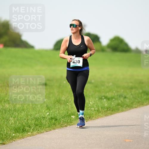 10.05.2026 - 8. Wedeler Halbmarathon Dr. Thomas Lammeyer http://msf.ph/oto/9711202 10.05.2026 12:06:02 Laufen 430 meine-sportfotos.de
