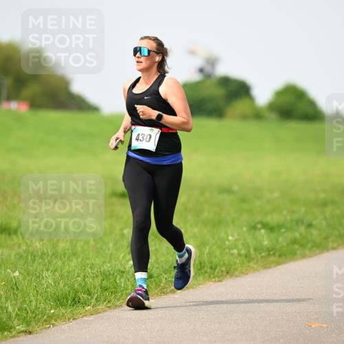 10.05.2026 - 8. Wedeler Halbmarathon Dr. Thomas Lammeyer http://msf.ph/oto/9711204 10.05.2026 12:06:02 Laufen 430 meine-sportfotos.de
