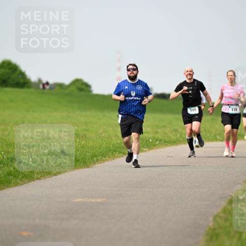 10.05.2026 - 8. Wedeler Halbmarathon Dr. Thomas Lammeyer http://msf.ph/oto/9711272 10.05.2026 12:06:10 Laufen 510, 176 meine-sportfotos.de