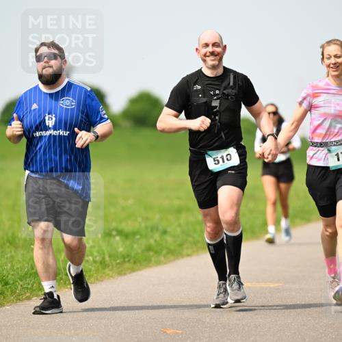 10.05.2026 - 8. Wedeler Halbmarathon Dr. Thomas Lammeyer http://msf.ph/oto/9711369 10.05.2026 12:06:17 Laufen 510, 176 meine-sportfotos.de