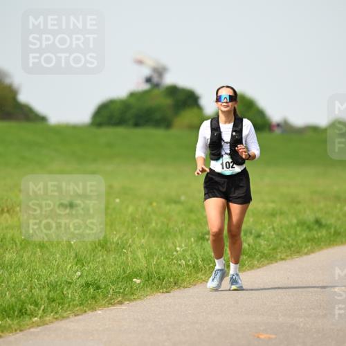 10.05.2026 - 8. Wedeler Halbmarathon Dr. Thomas Lammeyer http://msf.ph/oto/9711404 10.05.2026 12:06:21 Laufen 102 meine-sportfotos.de
