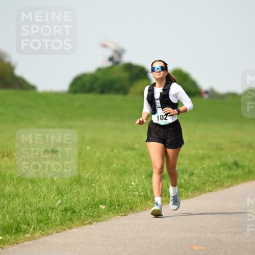 10.05.2026 - 8. Wedeler Halbmarathon Dr. Thomas Lammeyer http://msf.ph/oto/9711406 10.05.2026 12:06:21 Laufen 102 meine-sportfotos.de