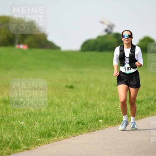10.05.2026 - 8. Wedeler Halbmarathon Dr. Thomas Lammeyer http://msf.ph/oto/9711420 10.05.2026 12:06:22 Laufen 102 meine-sportfotos.de