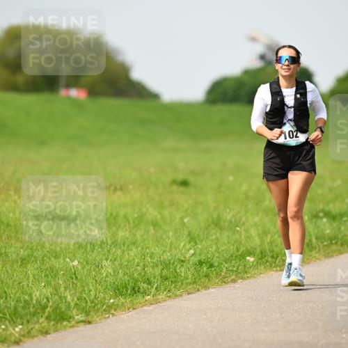 10.05.2026 - 8. Wedeler Halbmarathon Dr. Thomas Lammeyer http://msf.ph/oto/9711425 10.05.2026 12:06:22 Laufen 102 meine-sportfotos.de
