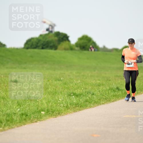 10.05.2026 - 8. Wedeler Halbmarathon Dr. Thomas Lammeyer http://msf.ph/oto/9711444 10.05.2026 12:06:32 Laufen 087 meine-sportfotos.de