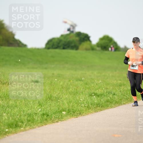 10.05.2026 - 8. Wedeler Halbmarathon Dr. Thomas Lammeyer http://msf.ph/oto/9711465 10.05.2026 12:06:33 Laufen 687 meine-sportfotos.de