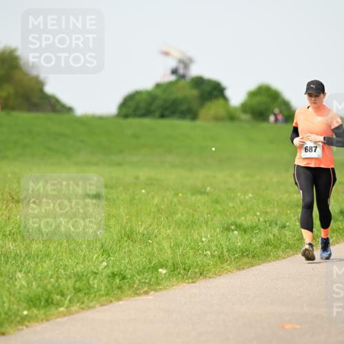 10.05.2026 - 8. Wedeler Halbmarathon Dr. Thomas Lammeyer http://msf.ph/oto/9711472 10.05.2026 12:06:34 Laufen 687 meine-sportfotos.de