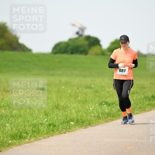 10.05.2026 - 8. Wedeler Halbmarathon Dr. Thomas Lammeyer http://msf.ph/oto/9711490 10.05.2026 12:06:35 Laufen 687 meine-sportfotos.de
