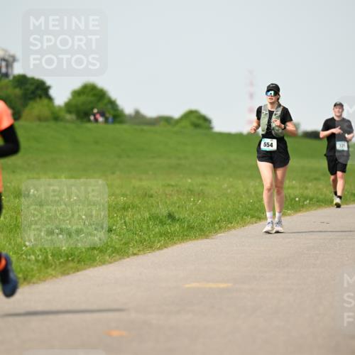 10.05.2026 - 8. Wedeler Halbmarathon Dr. Thomas Lammeyer http://msf.ph/oto/9711501 10.05.2026 12:06:37 Laufen 554, 321 meine-sportfotos.de