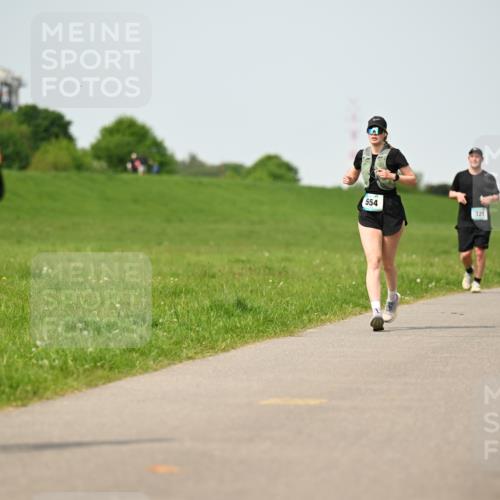 10.05.2026 - 8. Wedeler Halbmarathon Dr. Thomas Lammeyer http://msf.ph/oto/9711506 10.05.2026 12:06:37 Laufen 687, 554, 321 meine-sportfotos.de