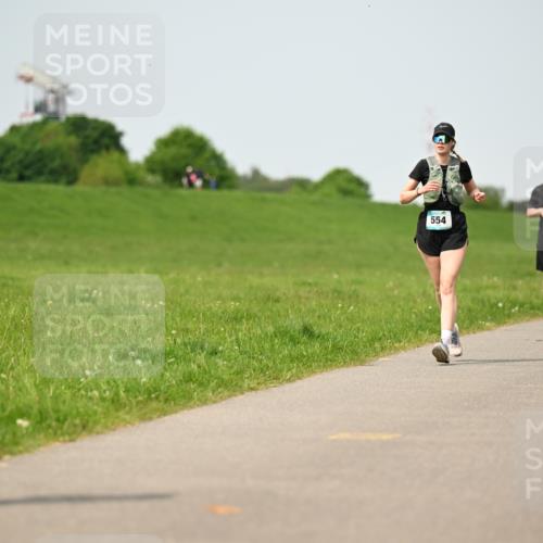 10.05.2026 - 8. Wedeler Halbmarathon Dr. Thomas Lammeyer http://msf.ph/oto/9711511 10.05.2026 12:06:37 Laufen 554, 321 meine-sportfotos.de