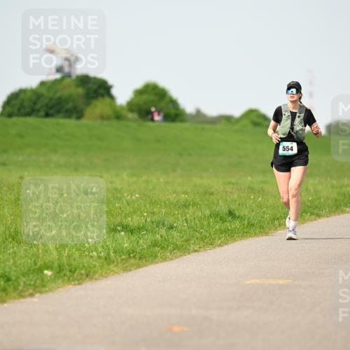 10.05.2026 - 8. Wedeler Halbmarathon Dr. Thomas Lammeyer http://msf.ph/oto/9711532 10.05.2026 12:06:38 Laufen 554, 321 meine-sportfotos.de