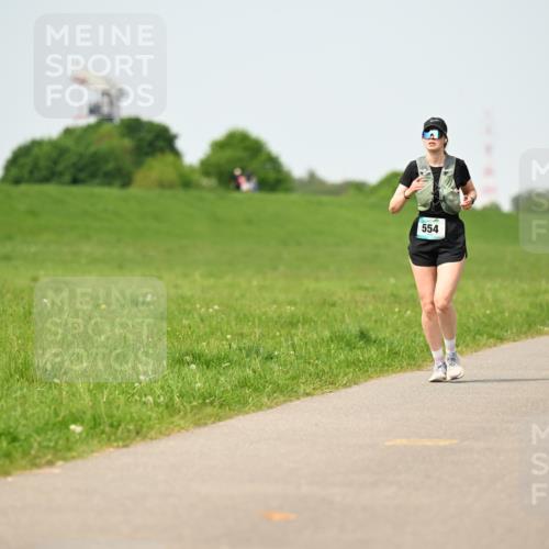 10.05.2026 - 8. Wedeler Halbmarathon Dr. Thomas Lammeyer http://msf.ph/oto/9711543 10.05.2026 12:06:39 Laufen 554, 321 meine-sportfotos.de