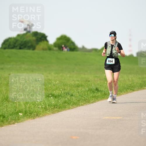 10.05.2026 - 8. Wedeler Halbmarathon Dr. Thomas Lammeyer http://msf.ph/oto/9711554 10.05.2026 12:06:39 Laufen 321, 554 meine-sportfotos.de