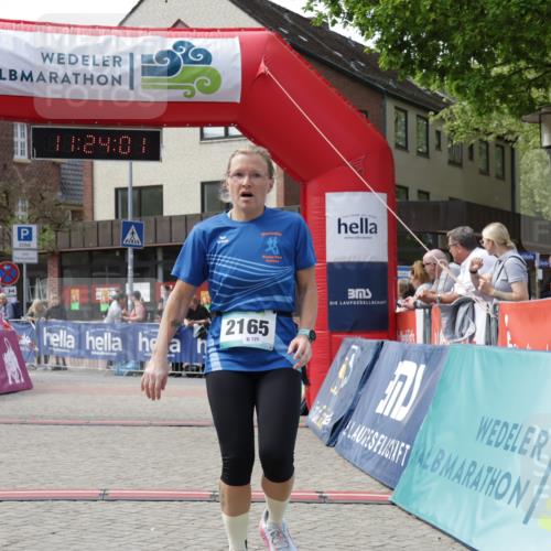 10.05.2026 - 8. Wedeler Halbmarathon Yannick Fuchs http://msf.ph/oto/9711557 10.05.2026 11:24:00 Ziel 991, 2125, 2165 meine-sportfotos.de