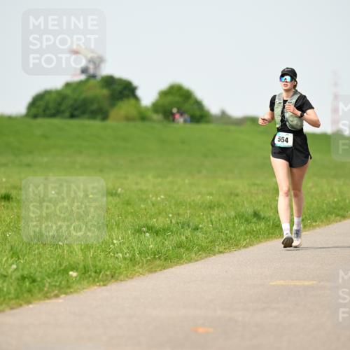 10.05.2026 - 8. Wedeler Halbmarathon Dr. Thomas Lammeyer http://msf.ph/oto/9711558 10.05.2026 12:06:39 Laufen 554, 321 meine-sportfotos.de