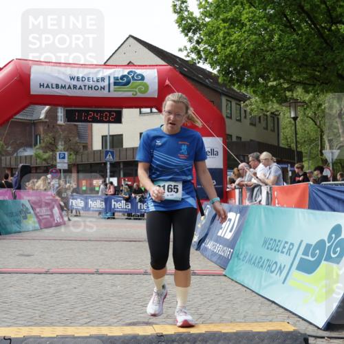 10.05.2026 - 8. Wedeler Halbmarathon Yannick Fuchs http://msf.ph/oto/9711561 10.05.2026 11:24:00 Ziel 991, 2125, 2165 meine-sportfotos.de