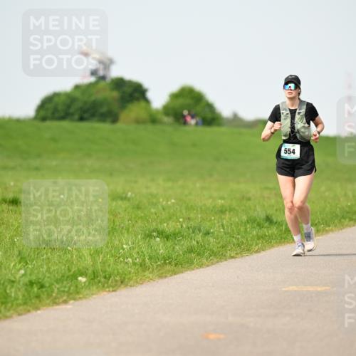10.05.2026 - 8. Wedeler Halbmarathon Dr. Thomas Lammeyer http://msf.ph/oto/9711564 10.05.2026 12:06:39 Laufen 321, 554 meine-sportfotos.de