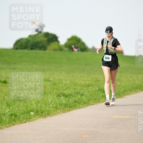 10.05.2026 - 8. Wedeler Halbmarathon Dr. Thomas Lammeyer http://msf.ph/oto/9711581 10.05.2026 12:06:40 Laufen 554, 321 meine-sportfotos.de