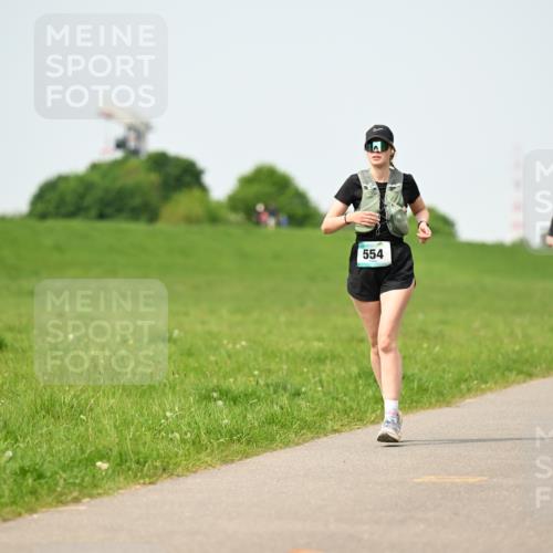 10.05.2026 - 8. Wedeler Halbmarathon Dr. Thomas Lammeyer http://msf.ph/oto/9711589 10.05.2026 12:06:40 Laufen 554, 321 meine-sportfotos.de