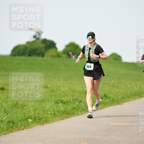 10.05.2026 - 8. Wedeler Halbmarathon Dr. Thomas Lammeyer http://msf.ph/oto/9711600 10.05.2026 12:06:41 Laufen 554 meine-sportfotos.de