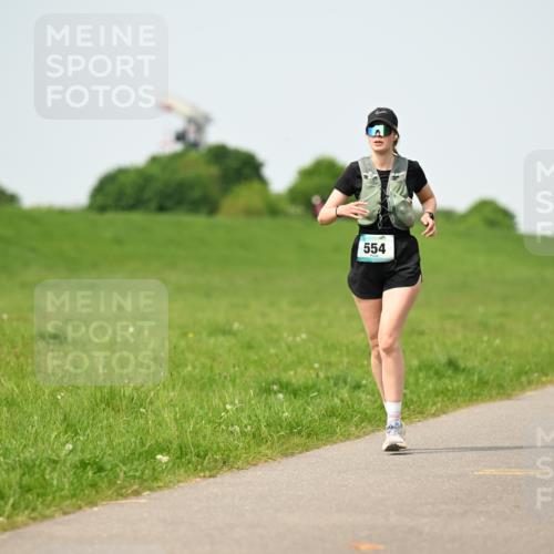 10.05.2026 - 8. Wedeler Halbmarathon Dr. Thomas Lammeyer http://msf.ph/oto/9711606 10.05.2026 12:06:41 Laufen 554, 321 meine-sportfotos.de