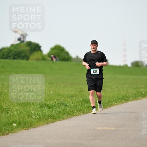 10.05.2026 - 8. Wedeler Halbmarathon Dr. Thomas Lammeyer http://msf.ph/oto/9711616 10.05.2026 12:06:45 Laufen 321 meine-sportfotos.de