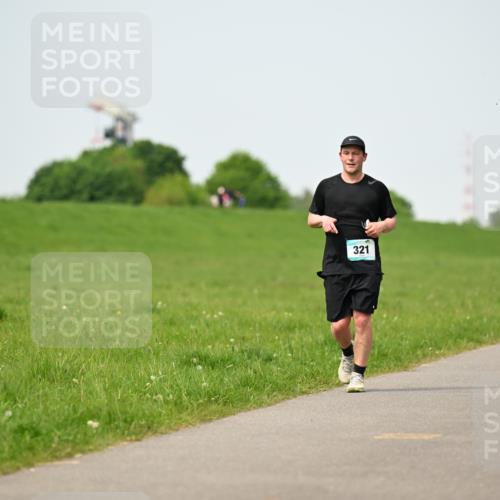 10.05.2026 - 8. Wedeler Halbmarathon Dr. Thomas Lammeyer http://msf.ph/oto/9711625 10.05.2026 12:06:46 Laufen 321 meine-sportfotos.de