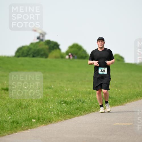 10.05.2026 - 8. Wedeler Halbmarathon Dr. Thomas Lammeyer http://msf.ph/oto/9711635 10.05.2026 12:06:46 Laufen 321 meine-sportfotos.de