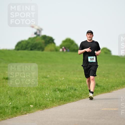 10.05.2026 - 8. Wedeler Halbmarathon Dr. Thomas Lammeyer http://msf.ph/oto/9711637 10.05.2026 12:06:46 Laufen 321 meine-sportfotos.de
