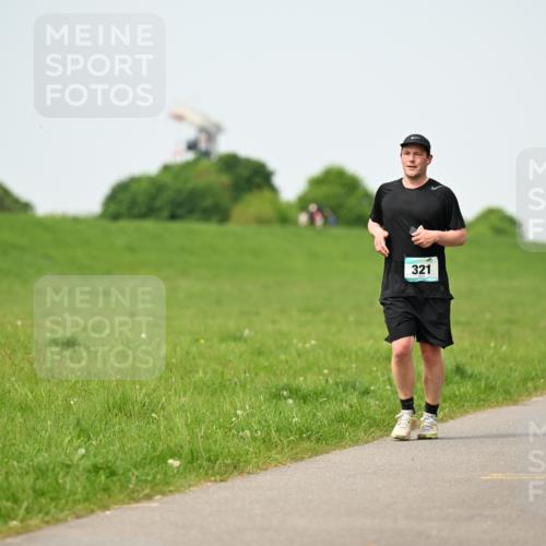 10.05.2026 - 8. Wedeler Halbmarathon Dr. Thomas Lammeyer http://msf.ph/oto/9711645 10.05.2026 12:06:47 Laufen 321 meine-sportfotos.de