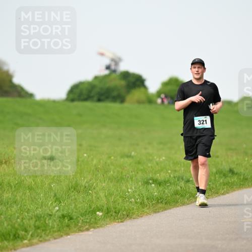 10.05.2026 - 8. Wedeler Halbmarathon Dr. Thomas Lammeyer http://msf.ph/oto/9711654 10.05.2026 12:06:47 Laufen 321 meine-sportfotos.de