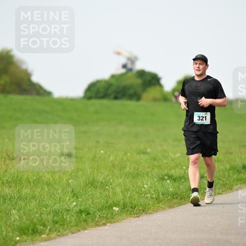 10.05.2026 - 8. Wedeler Halbmarathon Dr. Thomas Lammeyer http://msf.ph/oto/9711663 10.05.2026 12:06:47 Laufen 321 meine-sportfotos.de