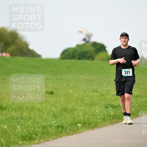 10.05.2026 - 8. Wedeler Halbmarathon Dr. Thomas Lammeyer http://msf.ph/oto/9711673 10.05.2026 12:06:48 Laufen 321 meine-sportfotos.de