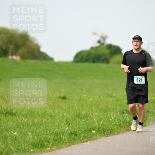 10.05.2026 - 8. Wedeler Halbmarathon Dr. Thomas Lammeyer http://msf.ph/oto/9711676 10.05.2026 12:06:48 Laufen 321 meine-sportfotos.de