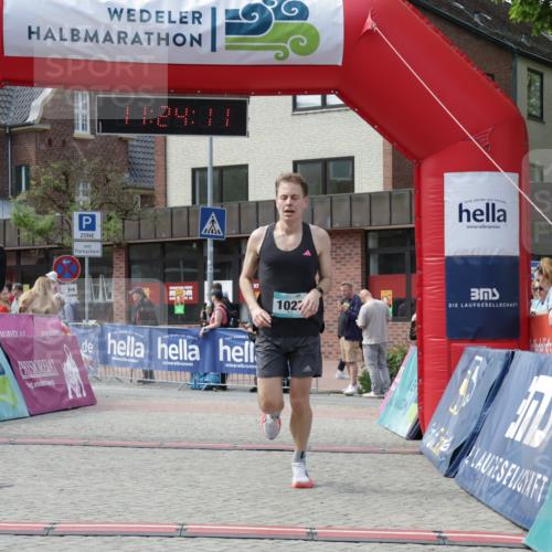 10.05.2026 - 8. Wedeler Halbmarathon Yannick Fuchs http://msf.ph/oto/9711684 10.05.2026 11:24:09 Ziel 991, 1027 meine-sportfotos.de