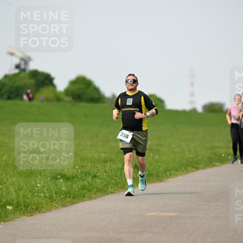 10.05.2026 - 8. Wedeler Halbmarathon Dr. Thomas Lammeyer http://msf.ph/oto/9711687 10.05.2026 12:07:15 Laufen 358 meine-sportfotos.de