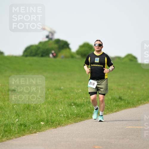10.05.2026 - 8. Wedeler Halbmarathon Dr. Thomas Lammeyer http://msf.ph/oto/9711715 10.05.2026 12:07:16 Laufen 010, 358 meine-sportfotos.de