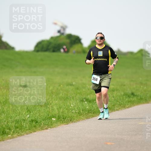 10.05.2026 - 8. Wedeler Halbmarathon Dr. Thomas Lammeyer http://msf.ph/oto/9711725 10.05.2026 12:07:17 Laufen 358 meine-sportfotos.de