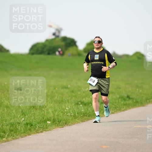 10.05.2026 - 8. Wedeler Halbmarathon Dr. Thomas Lammeyer http://msf.ph/oto/9711728 10.05.2026 12:07:16 Laufen 358 meine-sportfotos.de