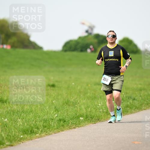 10.05.2026 - 8. Wedeler Halbmarathon Dr. Thomas Lammeyer http://msf.ph/oto/9711741 10.05.2026 12:07:17 Laufen 358 meine-sportfotos.de