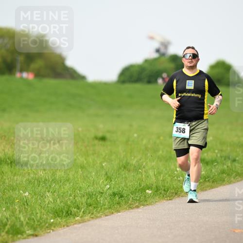 10.05.2026 - 8. Wedeler Halbmarathon Dr. Thomas Lammeyer http://msf.ph/oto/9711752 10.05.2026 12:07:17 Laufen 358 meine-sportfotos.de