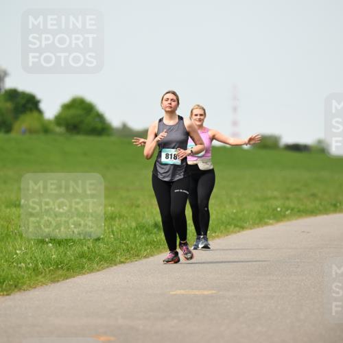 10.05.2026 - 8. Wedeler Halbmarathon Dr. Thomas Lammeyer http://msf.ph/oto/9711757 10.05.2026 12:07:21 Laufen 818 meine-sportfotos.de