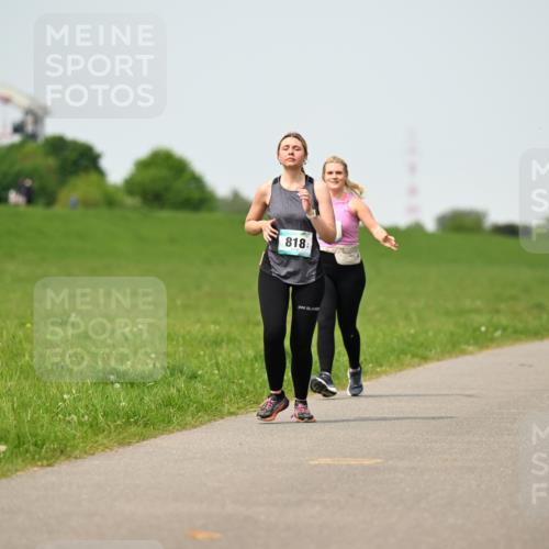 10.05.2026 - 8. Wedeler Halbmarathon Dr. Thomas Lammeyer http://msf.ph/oto/9711770 10.05.2026 12:07:21 Laufen 818 meine-sportfotos.de