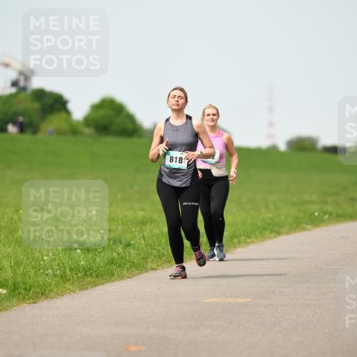10.05.2026 - 8. Wedeler Halbmarathon Dr. Thomas Lammeyer http://msf.ph/oto/9711775 10.05.2026 12:07:22 Laufen 818 meine-sportfotos.de