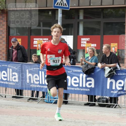 10.05.2026 - 8. Wedeler Halbmarathon Yannick Fuchs http://msf.ph/oto/9711794 10.05.2026 11:24:32 Ziel 937 meine-sportfotos.de